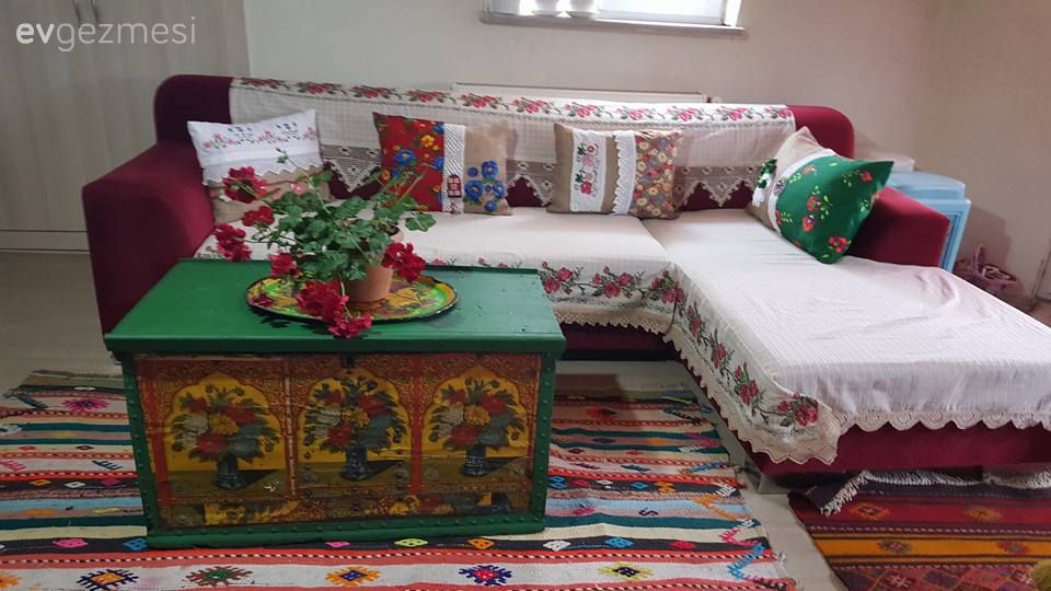 Yaşanmışlıklar Tülay Hanım'ın Evine Nakış Nakış İşlemiş!