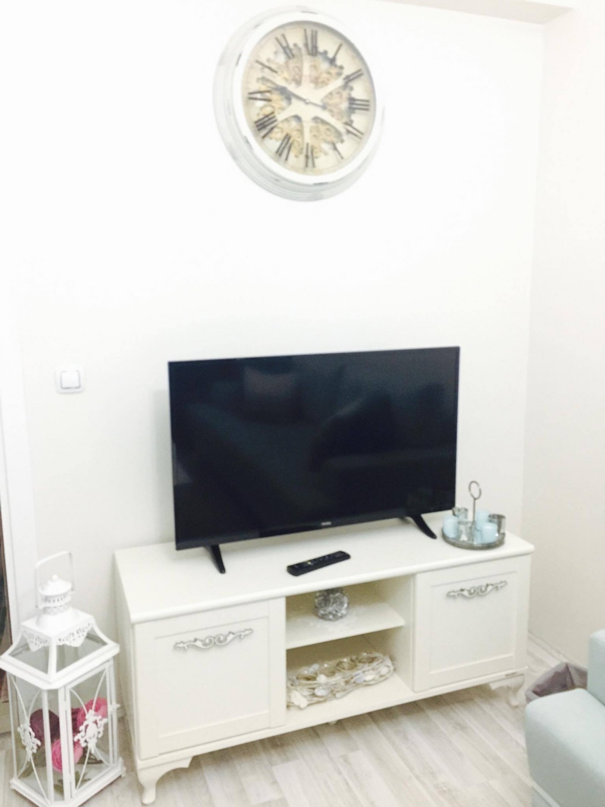 Oturma Odası, Duvar saati, Tv ünitesi