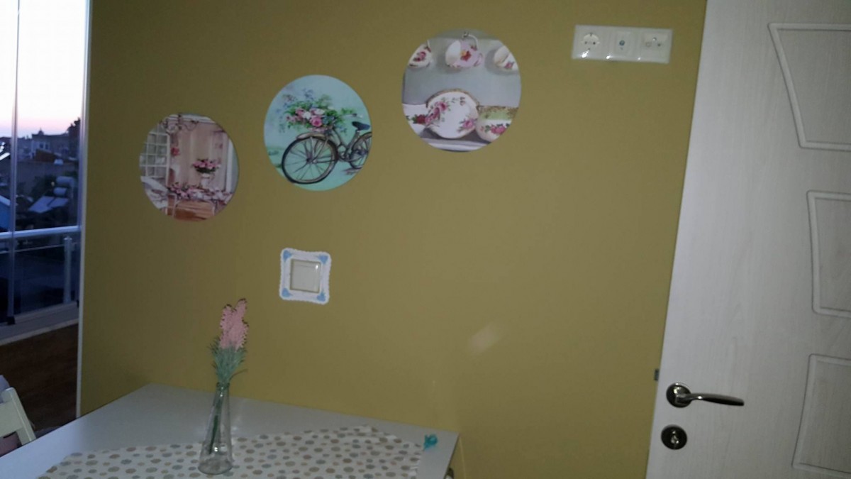 Açelya hanımın keyifli evinin mutfak ve balkonundan kareler..