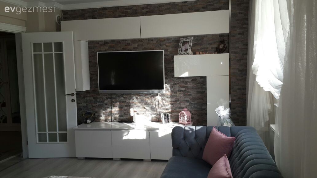 Oturma Odası, Taş duvar, Tv ünitesi