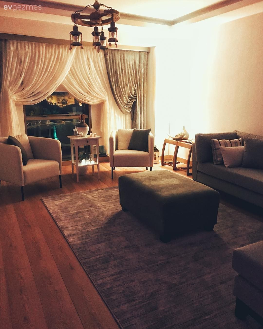 Salon, Kruvaze perde, Perde, Halı, Gri