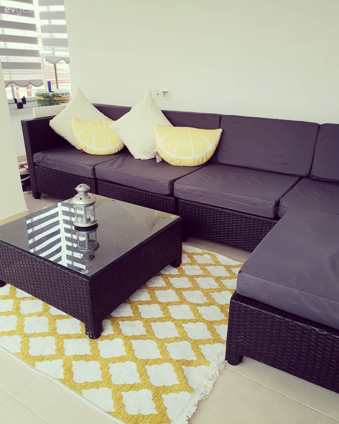 Vurgulu renkler ile sadeliğe göz alıcılık.. Zarif ve şık bir dekor.