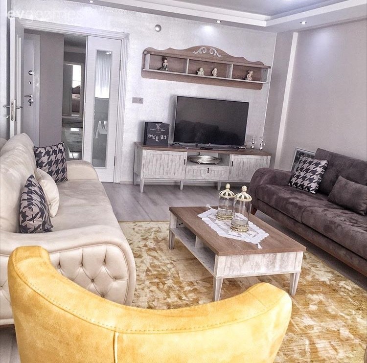 Berjer, Halı, Kahverengi, Krem, Orta sehpa, Salon, Sarı, Tv ünitesi