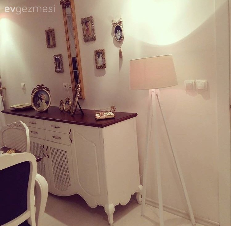 Duvar dekorasyonu, Konsol, Lacivert, Lambader, Salon, Aydınlatma