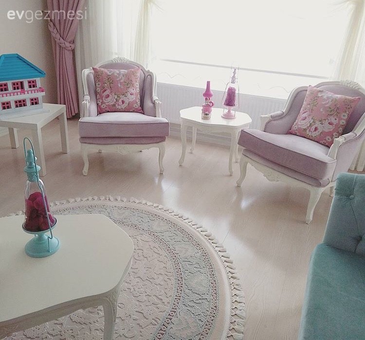 Berjer, Pembe, Salon