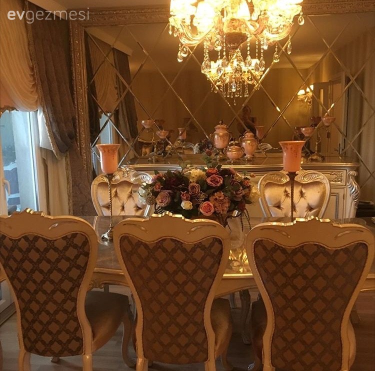 Tuğba hanımın klasik stilde, göz alıcı evi..