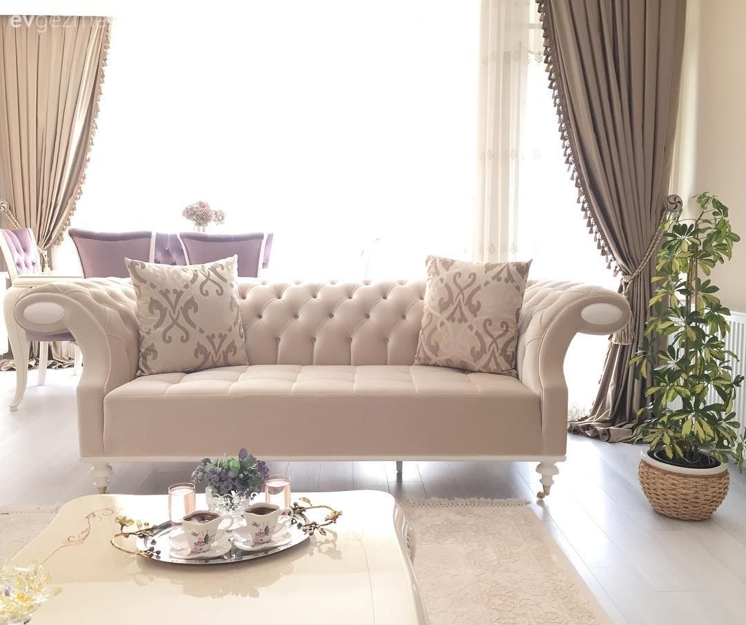 Ne abartılı, ne sade. Şeyda hanımın klasik esintili evi..