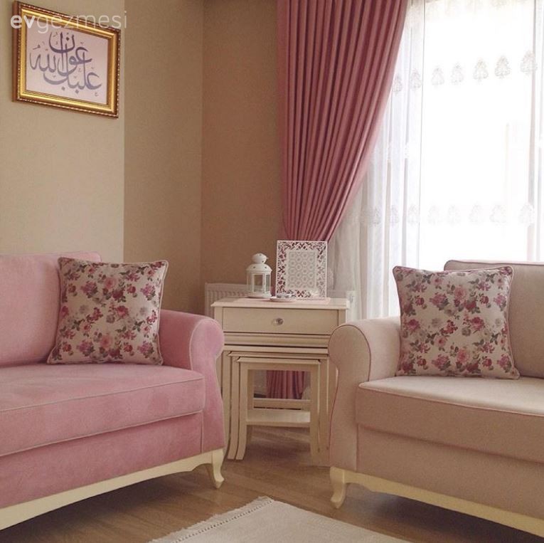 Melek hanımın pastel tonlarla zarif evi..