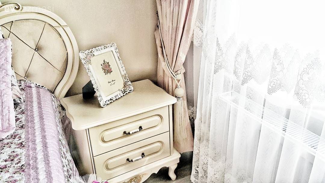 Country, Pembe, Yatak Odası