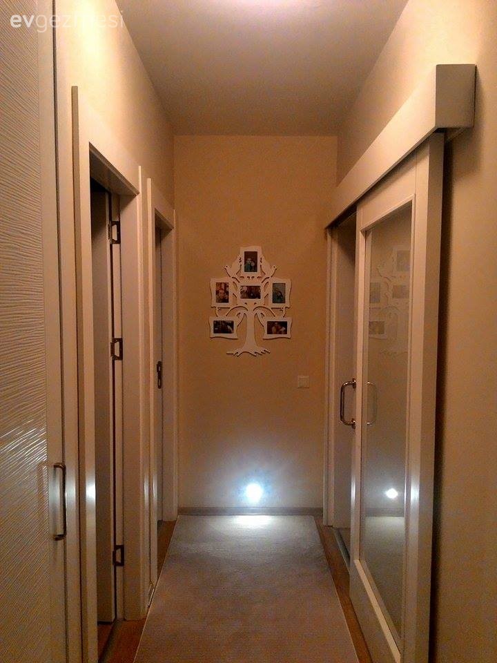 İpek hanımın sade ve naturel bir havası olan, nostaljik evi..