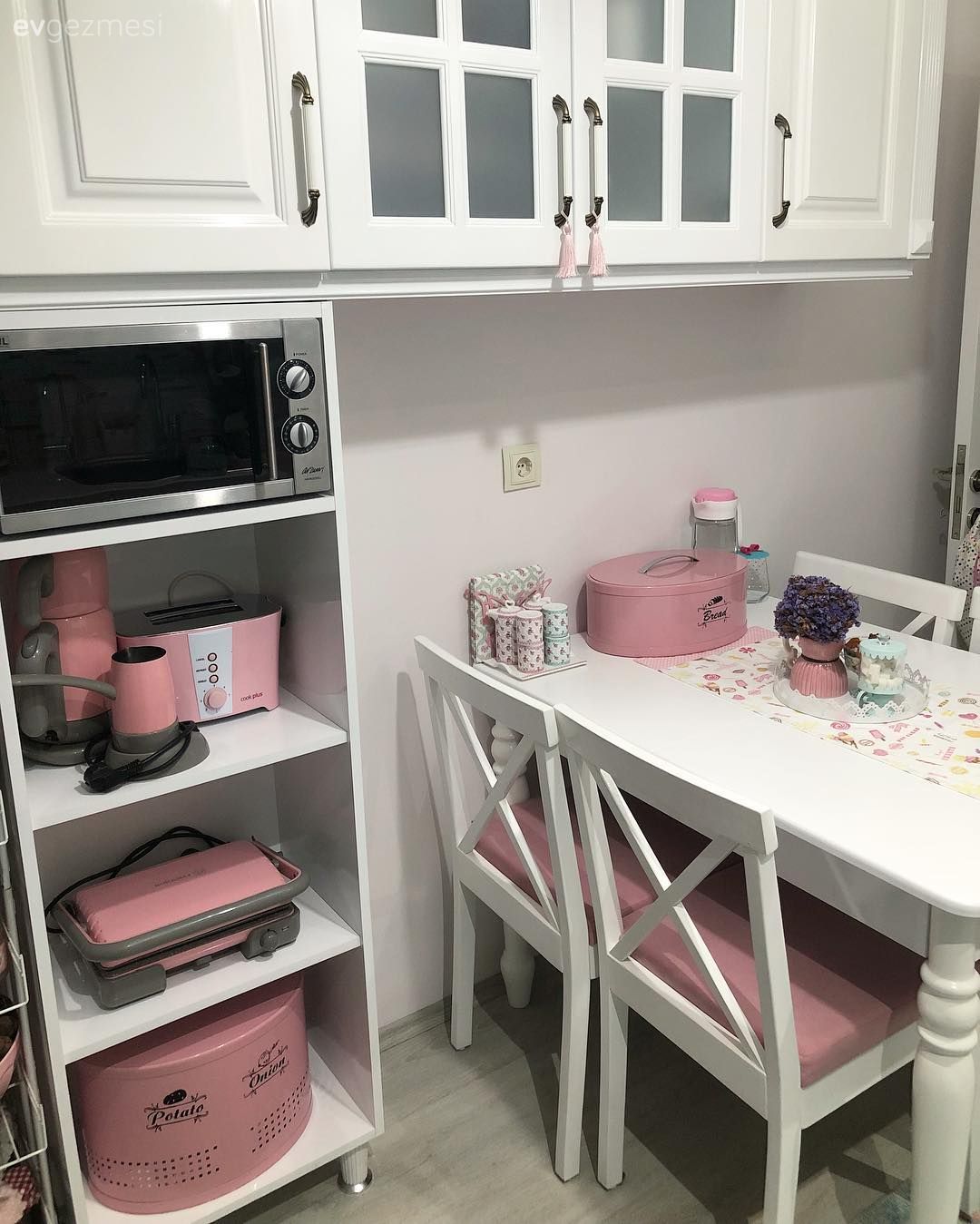 Mutfak, Mutfak aksesuarları, Pembe, Beyaz mutfak