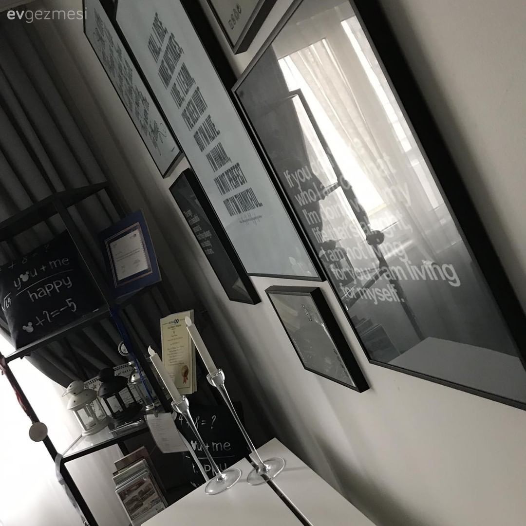 Oturma Odası, Duvar dekorasyonu, Şamdan