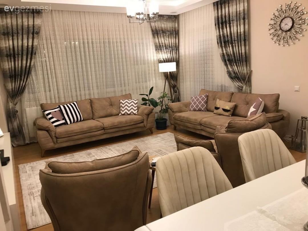 Salon, Fon perde, Kahverengi, Duvar saati, Lambader, Perde, Halı