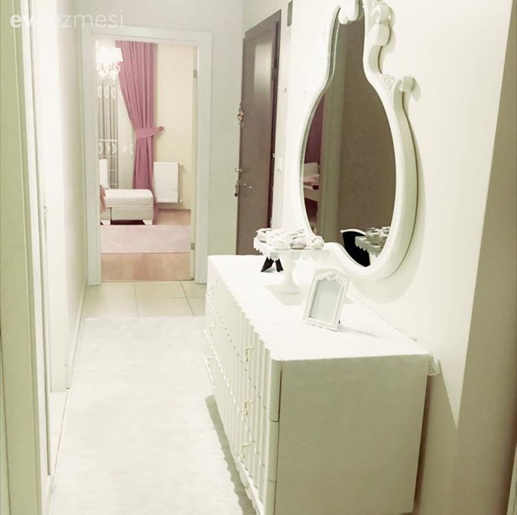 Özlem hanımın pastel tonlarda zarif evi..