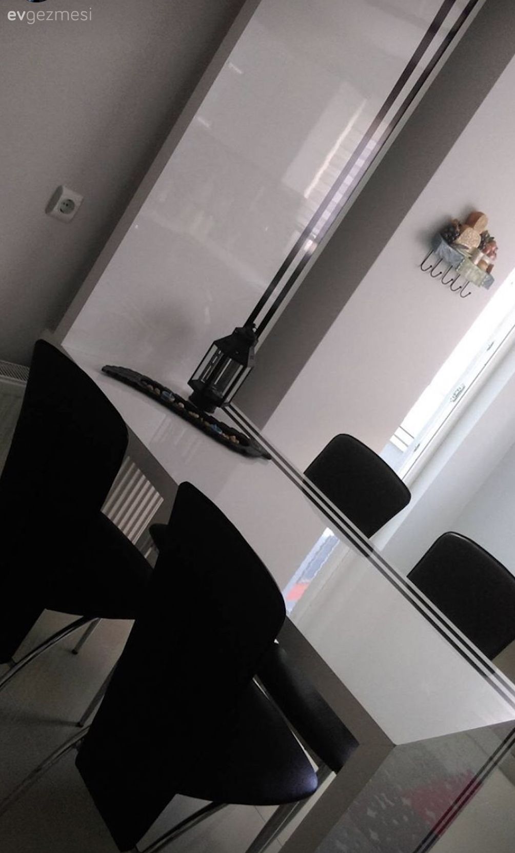 Salonda romantik klasik, mutfakta modern stil. Seda hanımın evinden..