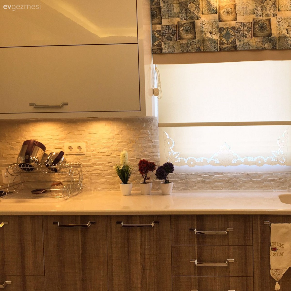 Betül hanımın her detayında uyumu yakaladığı, sıcak ve samimi evi..