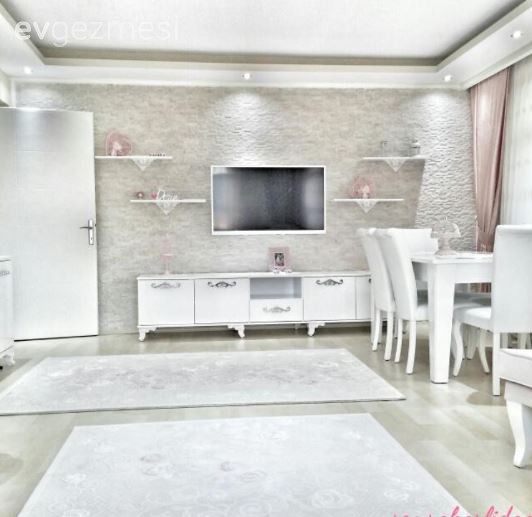 Semra hanımın aydınlık ve şık evi..