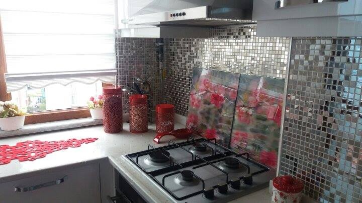 Kırmızı, Mutfak, Mutfak aksesuarları