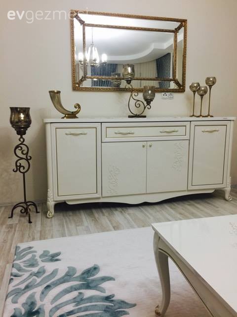 Dekoratif objelerle zenginleşen, sakin ve şık bir ev: Merve hanımın evi.