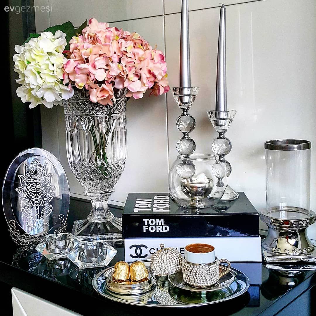 Dekoratif Objeler, Vazo, Yapay çiçekler, Şamdan, Mum, Mumluk, Kristal aksesuarlar