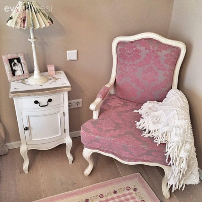 Berjer, Pembe, Yatak Odası