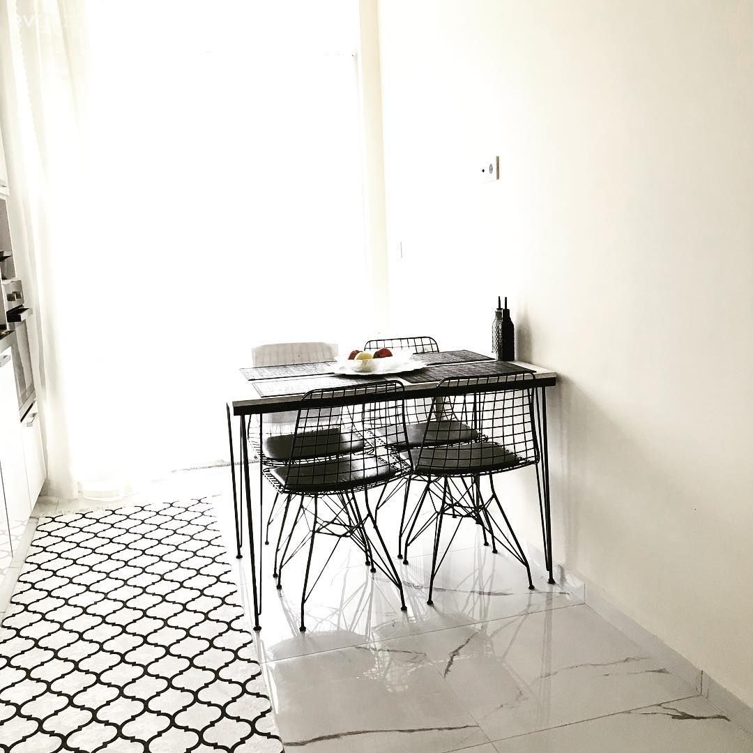 Bu Evde Nötr Renkler, Mobilyaların Şıklığını Öne Çıkarmış