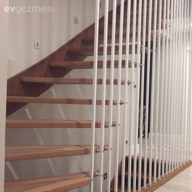 Bir Viranenin Komple Tadilatla Göz Kamaştırıcı Bir Eve Dönüşümü