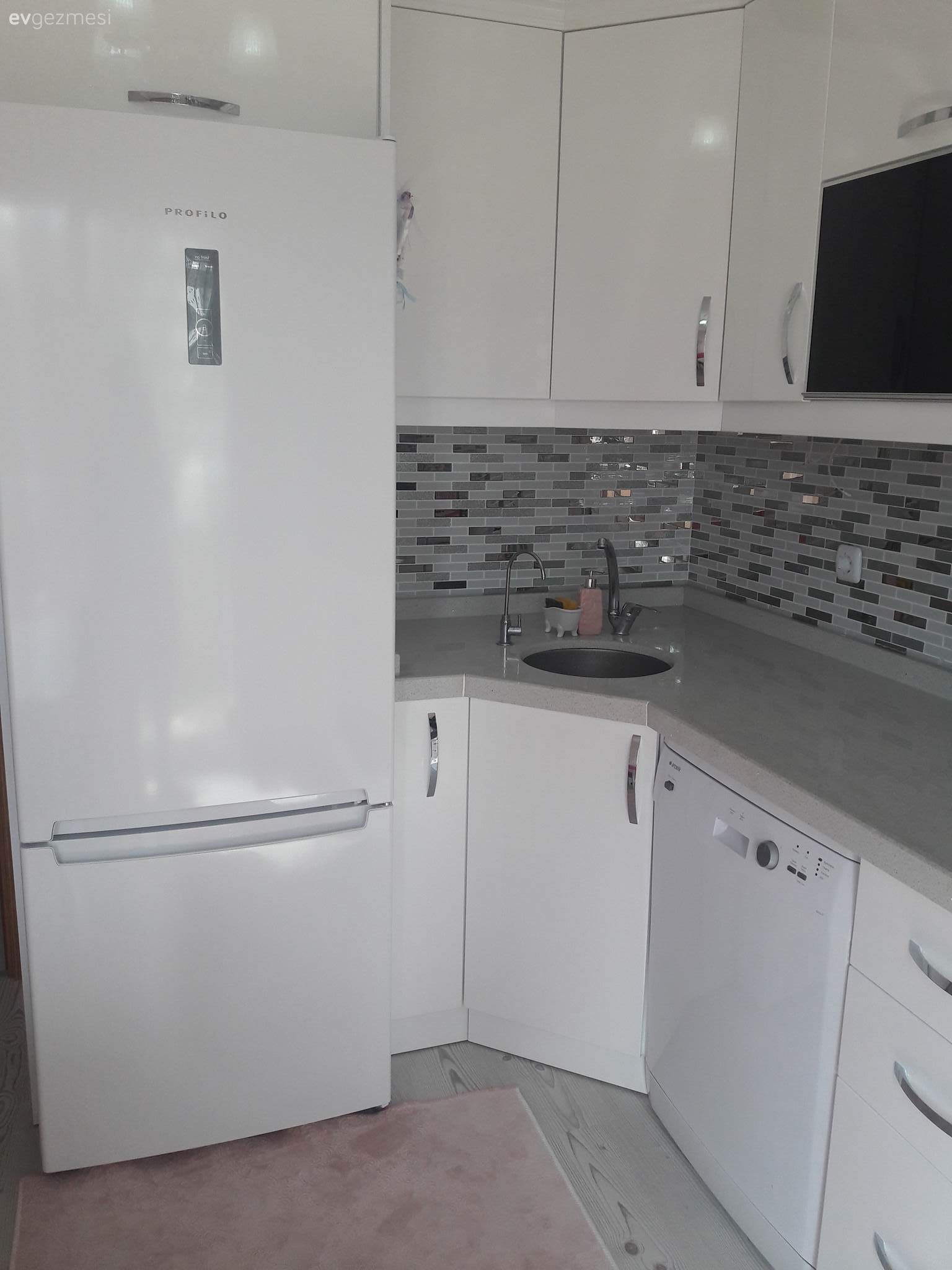 Yeni ev, yeni renkler. Gamze hanımın cıvıl cıvıl evi.