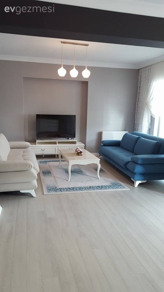 Aydınlatma, Halı, Mavi, Orta sehpa, Oturma Odası, Tv ünitesi