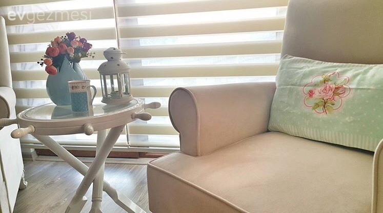 Berjer, Salon, Yan sehpa