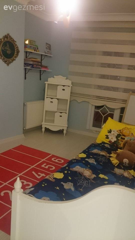 Birsen hanımın yumuşak renklerle ince ve zarif evi..