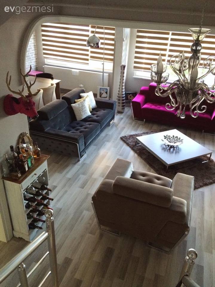 Bordo, Halı, Lacivert, Orta sehpa, Perde, Salon