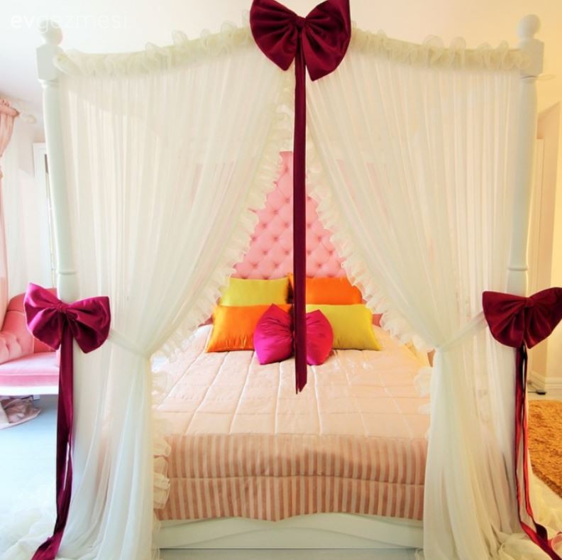 Yatak odası dekoru fikri de alabileceğiniz bir tatlı genç odası.. Ev