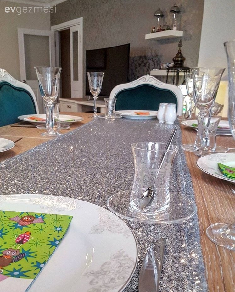 Selva hanımın zümrüt yeşili ve mavi renk ikilisiyle göz alıcı evi..