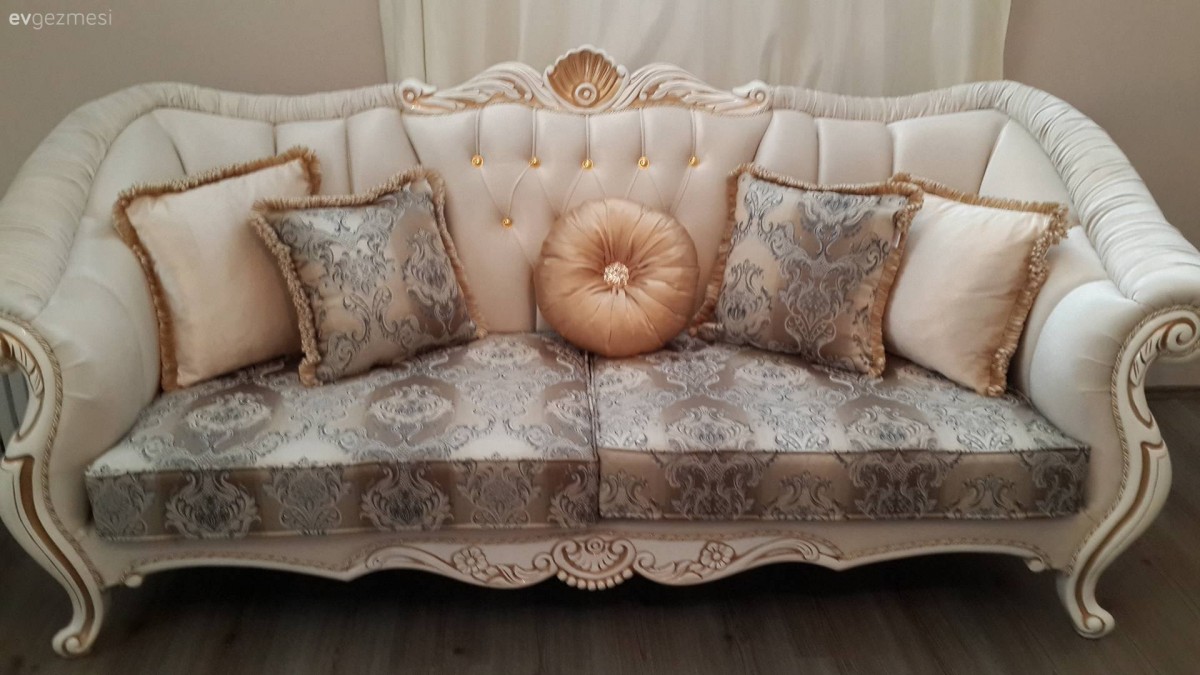 Bu klasik koltuk takımını nasıl bir halıyla tamamlamalı?