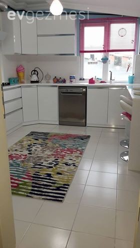 Beyaz mutfak, Halı, Mutfak