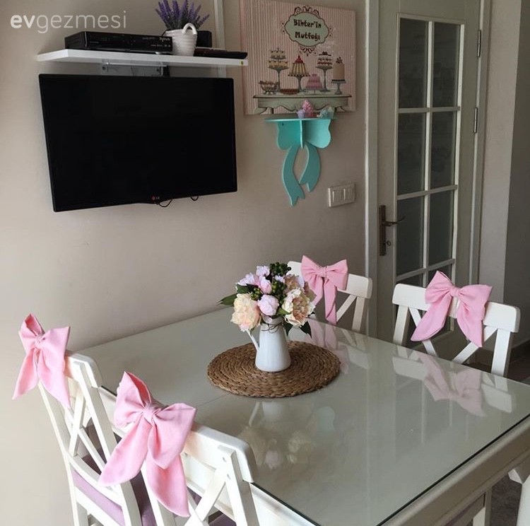 Mutfak, Mutfak masası, Pembe, Duvar rafı