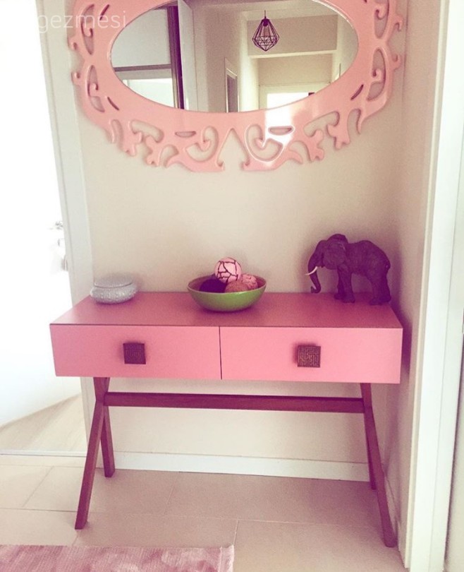 Antre, Ayna, Dresuar, Pembe