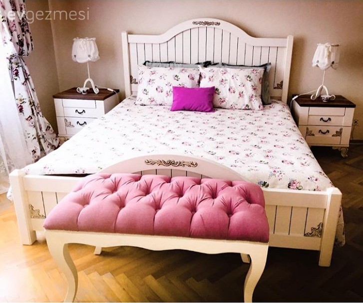 Koyu renklerle bir country ve vintage dekor