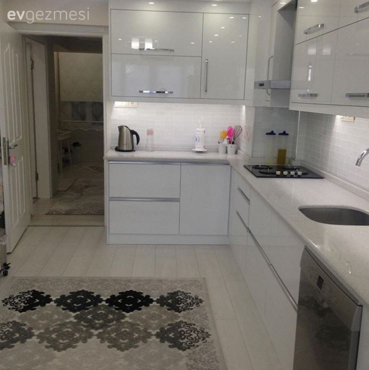 Saime hanım, tadilattan çıkan evi için fikir ve yorumları bekliyor..