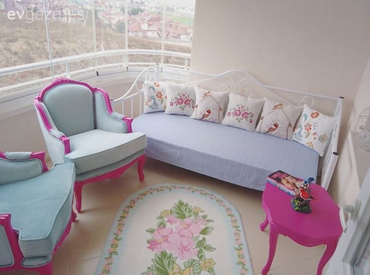 Pastellerin hakimiyetinde masalsı bir ev..