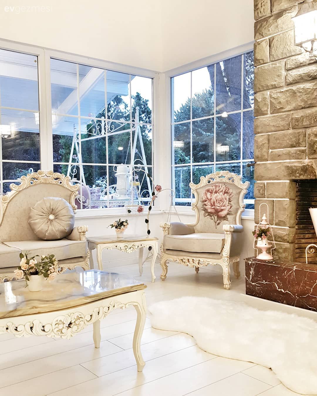 Nazlı hanımın harika tasarımlara ev sahipliği yapan, nostaljik evi..