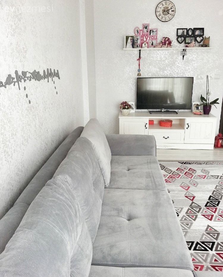 Sümeyye hanımın her odası kendi içinde uyumlu, sade evi..