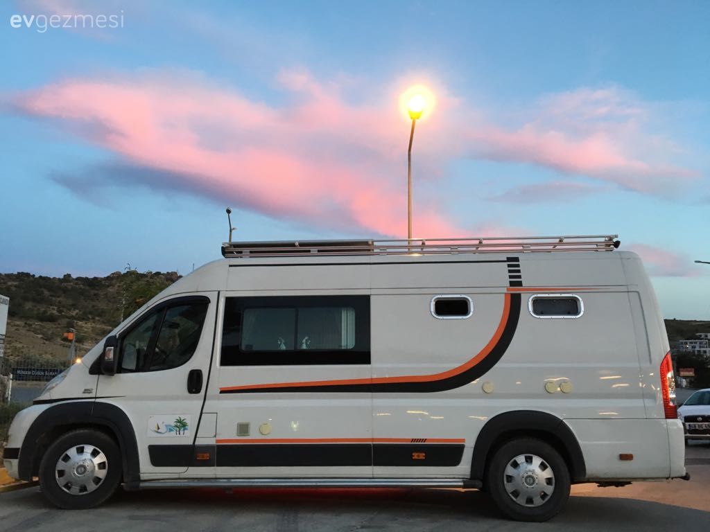 Bu karavan, tekerlekler üzerinde minik bir ev.