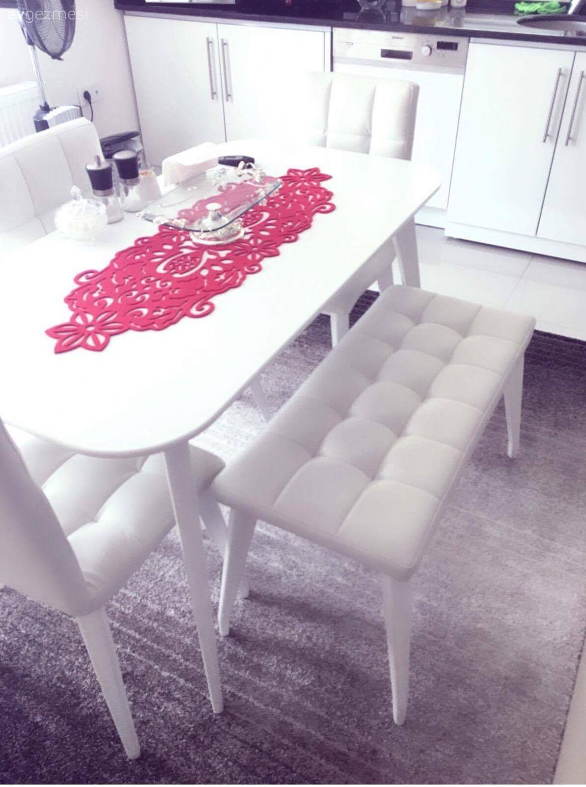 Beyaz mutfak, Halı, Mutfak, Mutfak masası