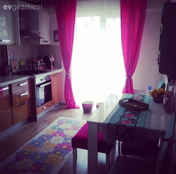 Miray hanımın renkli evi ve birbirinden başarılı kendin-yap projeleri.