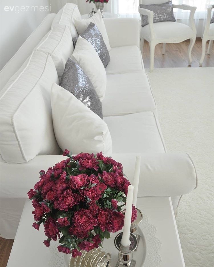 Bordo, Çiçekler, Salon