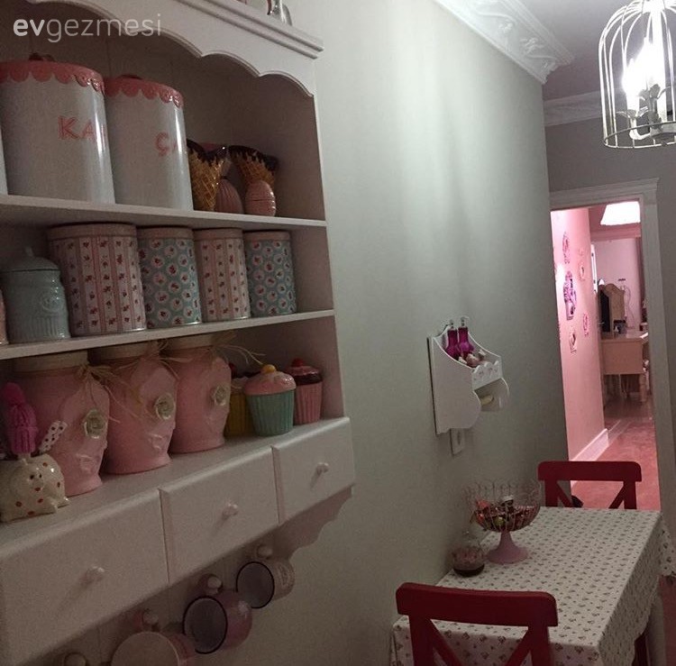 Nostaljik ve zarif bir ruha sahip: Ebru hanımın evi.