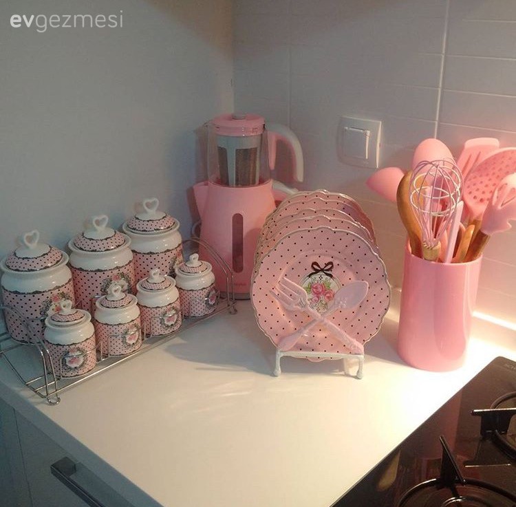 Beyaz mutfak, Mutfak, Mutfak aksesuarları, Pembe