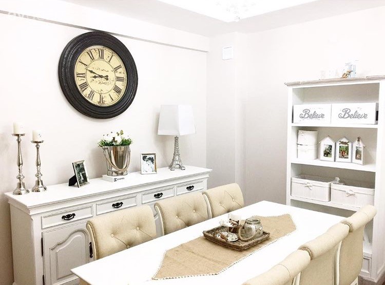 Beyaz ve kremin hakimiyetinde: Kübra hanımın zarif evi..